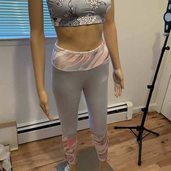 Yoga Pants - Picture 6 of 6